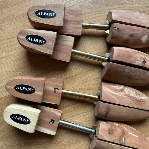Alfani Red Cedar Shoe Trees - Size L - 10-12 - Picture 3 of 5